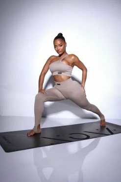 Top 10 🤩 Fashion Nova Effortless Salacia Ribbed Seamless Bra - Taupe Sports Bras ✨ 11 Fashion Nova Effortless Salacia Ribbed Seamless Bra - Taupe Sports Bras