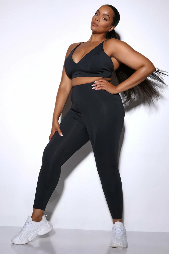 Fashion Nova Activewear Tops Dazzle Demos Bra - Black