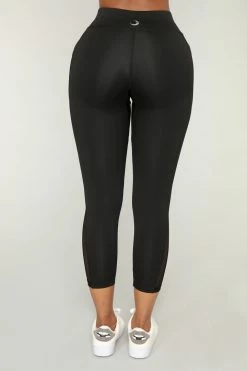 Fashion Nova Kiera Performance Leggings - Gold