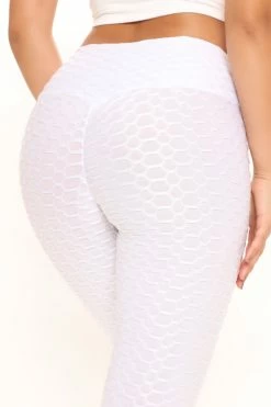 Fashion Nova Honeycomb Booty Scrunch Legging - White Leggings