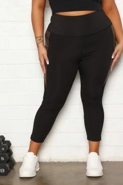 Fashion Nova Kiera Performance Leggings - Gold